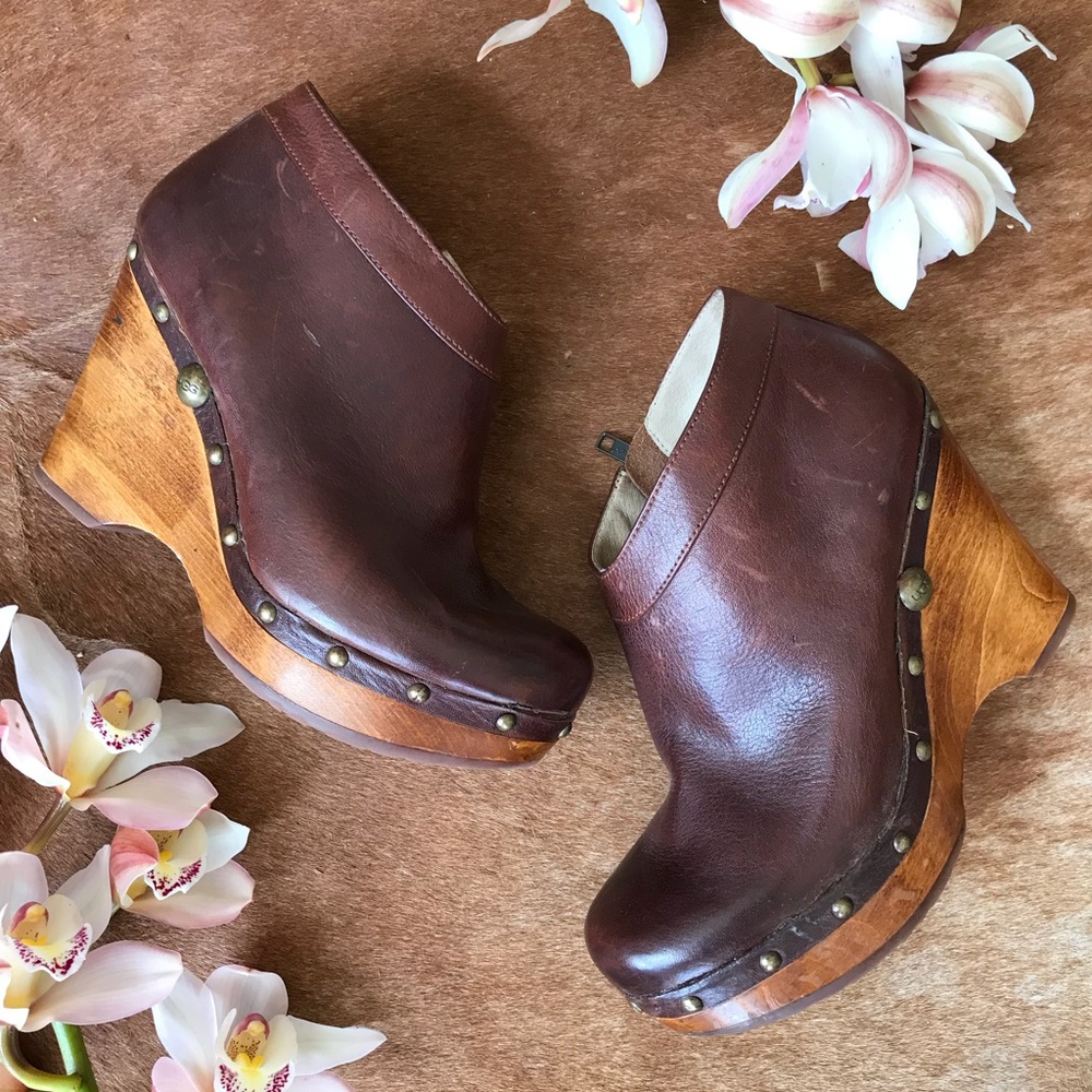 Ugg platform clogs